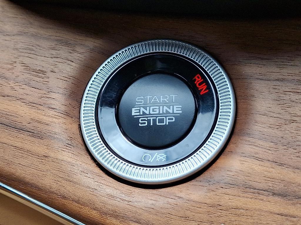 new 2025 Jeep Grand Cherokee L car, priced at $68,132