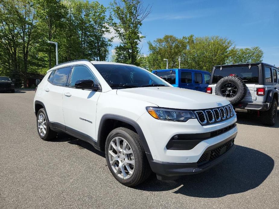 new 2024 Jeep Compass car, priced at $35,280