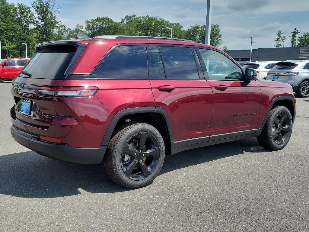 new 2024 Jeep Grand Cherokee car, priced at $53,670