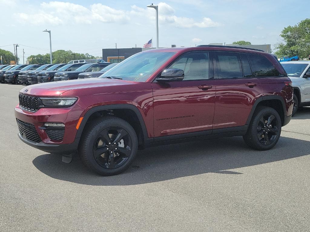 new 2024 Jeep Grand Cherokee car, priced at $53,670