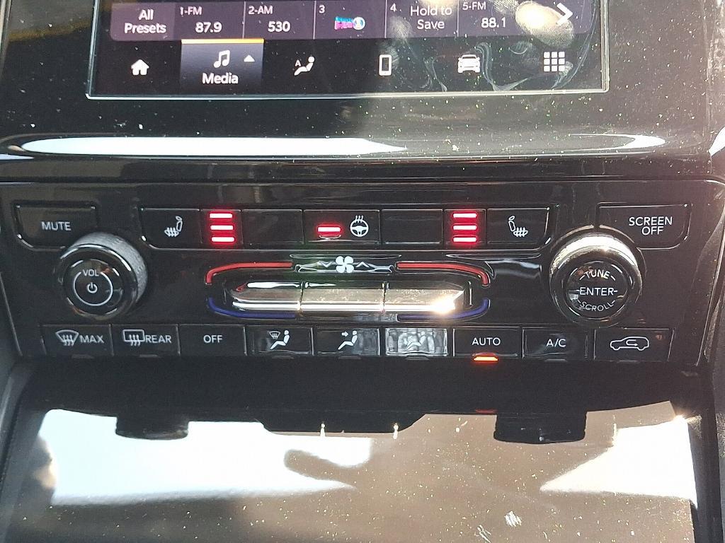 new 2025 Jeep Grand Cherokee car, priced at $42,033