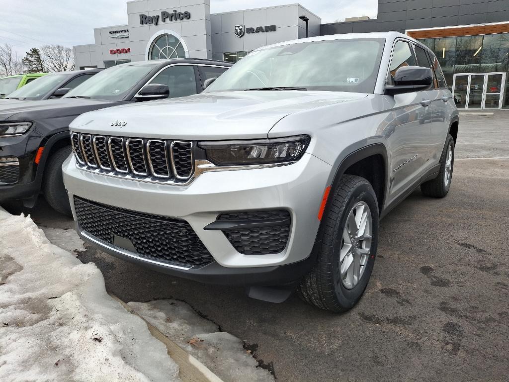new 2025 Jeep Grand Cherokee car, priced at $44,033