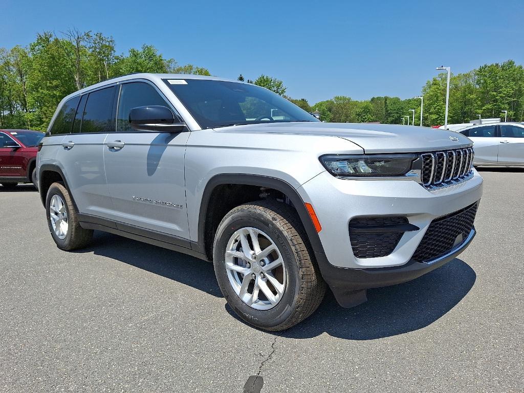 new 2025 Jeep Grand Cherokee car, priced at $42,033