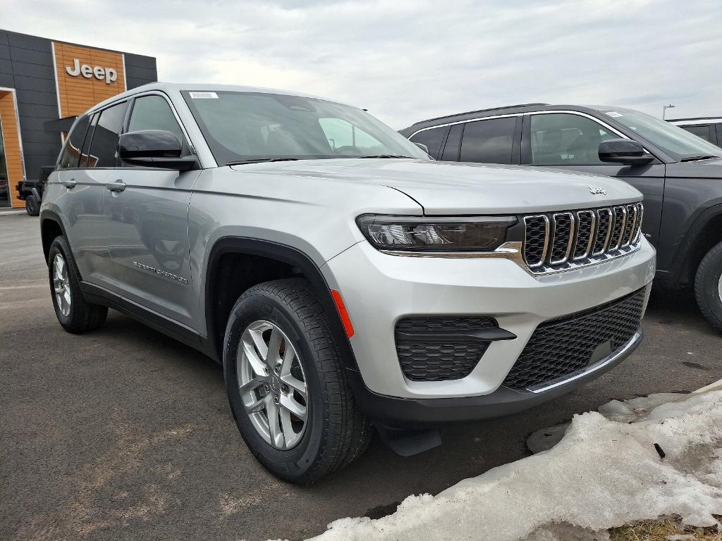 new 2025 Jeep Grand Cherokee car, priced at $43,033