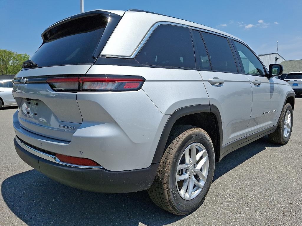 new 2025 Jeep Grand Cherokee car, priced at $42,033