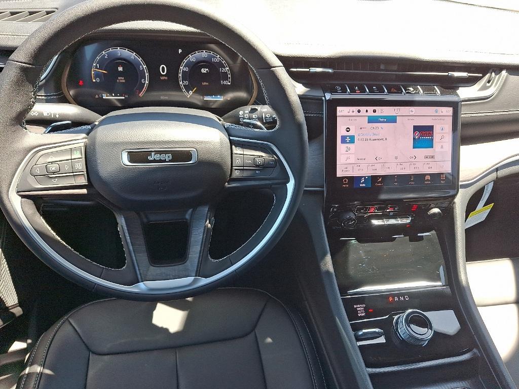 new 2025 Jeep Grand Cherokee car, priced at $44,895