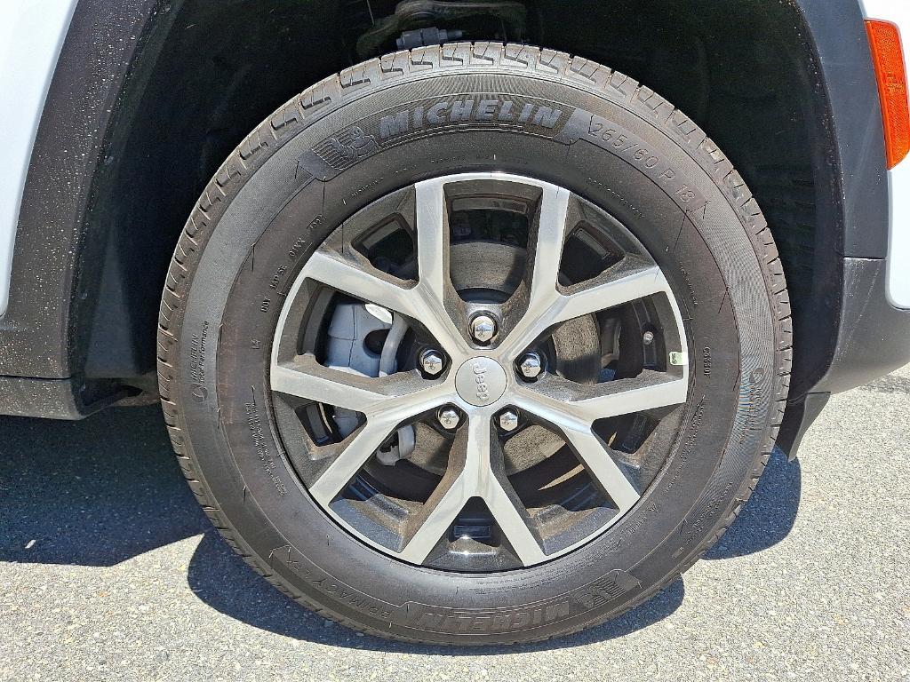new 2025 Jeep Grand Cherokee car, priced at $44,895