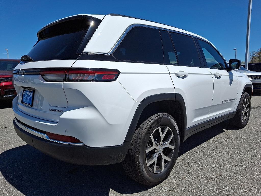 new 2025 Jeep Grand Cherokee car, priced at $44,895