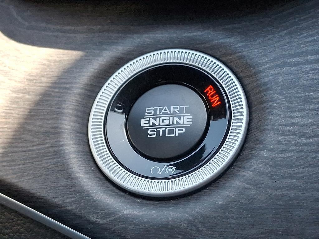 new 2025 Jeep Grand Cherokee car, priced at $44,895