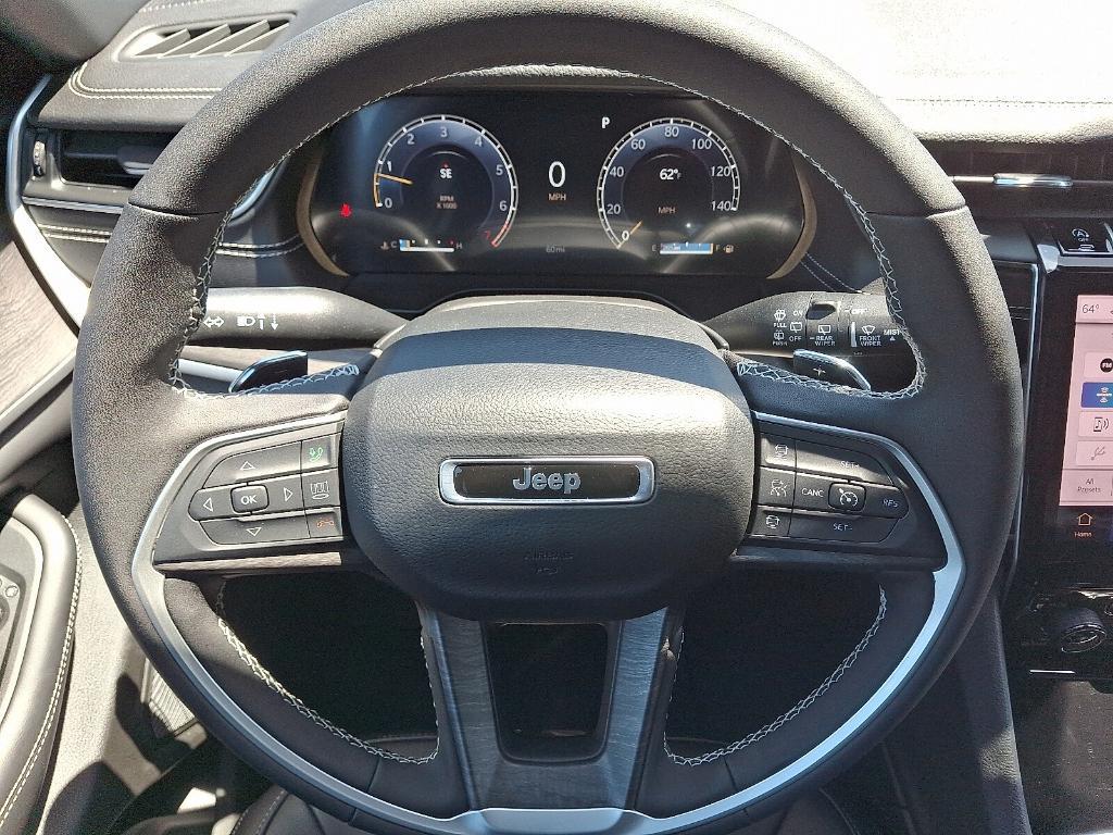 new 2025 Jeep Grand Cherokee car, priced at $44,895