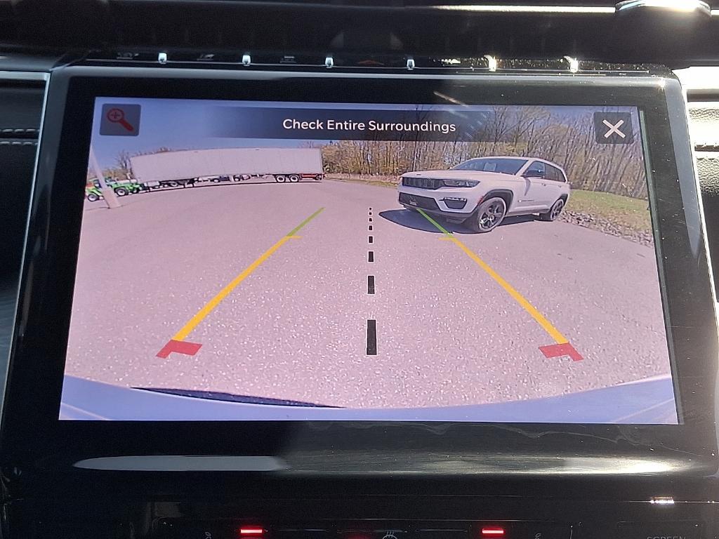 new 2025 Jeep Grand Cherokee car, priced at $44,895