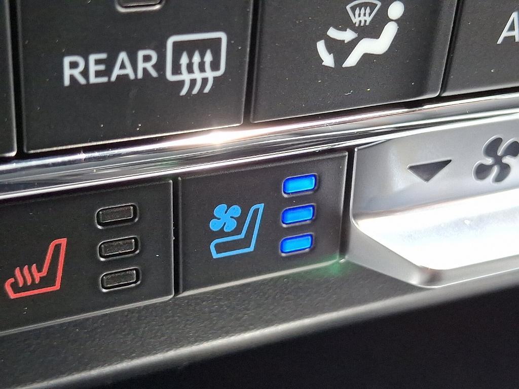 new 2025 Ford F-250 car, priced at $77,122