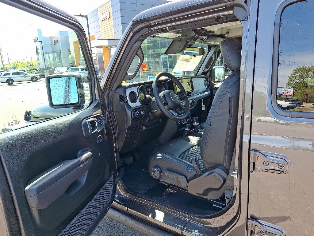 new 2025 Jeep Wrangler car, priced at $62,114