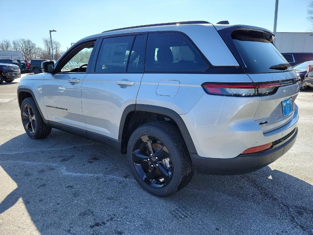 new 2024 Jeep Grand Cherokee car, priced at $46,943