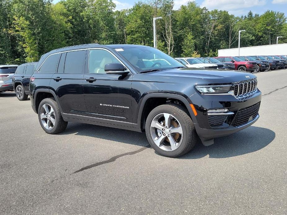 new 2024 Jeep Grand Cherokee car, priced at $52,717