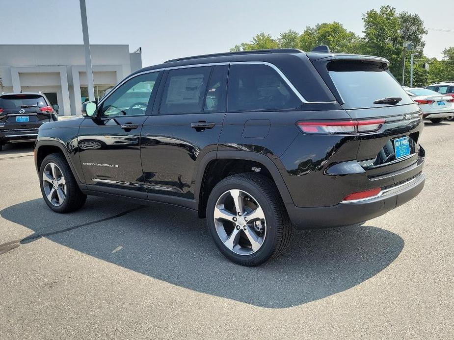 new 2024 Jeep Grand Cherokee car, priced at $52,717