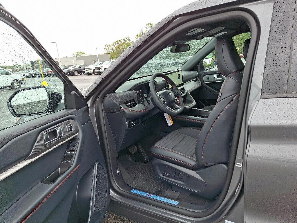 new 2025 Ford Explorer car