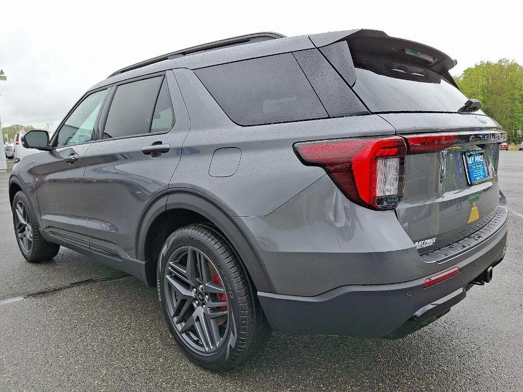 new 2025 Ford Explorer car