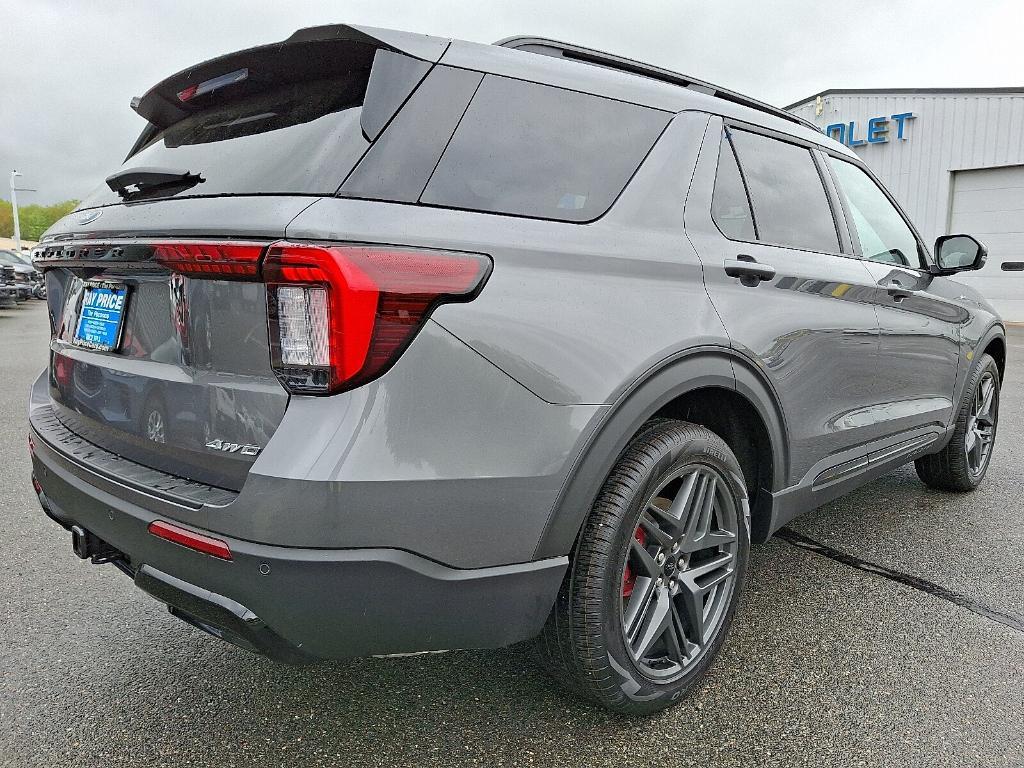 new 2025 Ford Explorer car