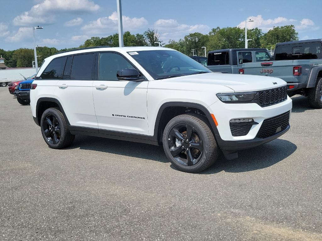 new 2024 Jeep Grand Cherokee car, priced at $53,152