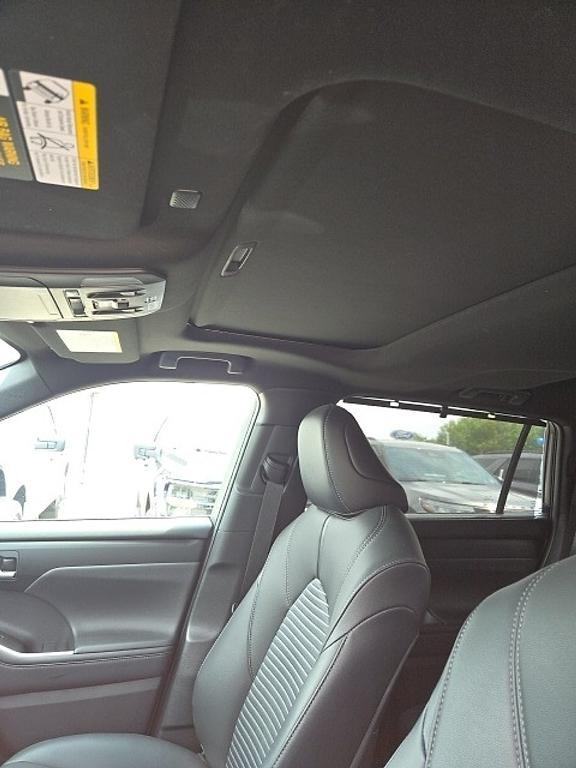 used 2021 Toyota Highlander car, priced at $38,682