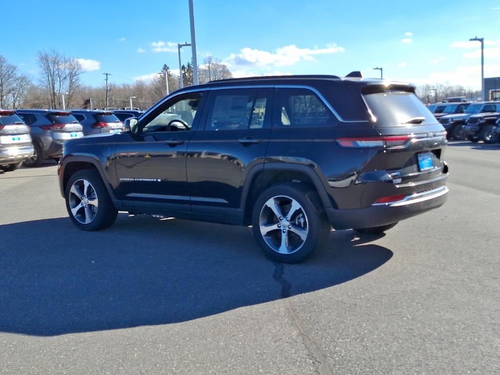 new 2024 Jeep Grand Cherokee 4xe car, priced at $62,602