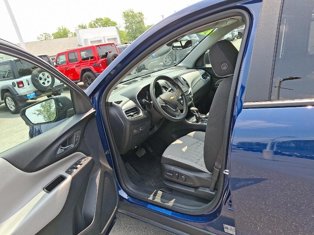 used 2023 Chevrolet Equinox car, priced at $22,737