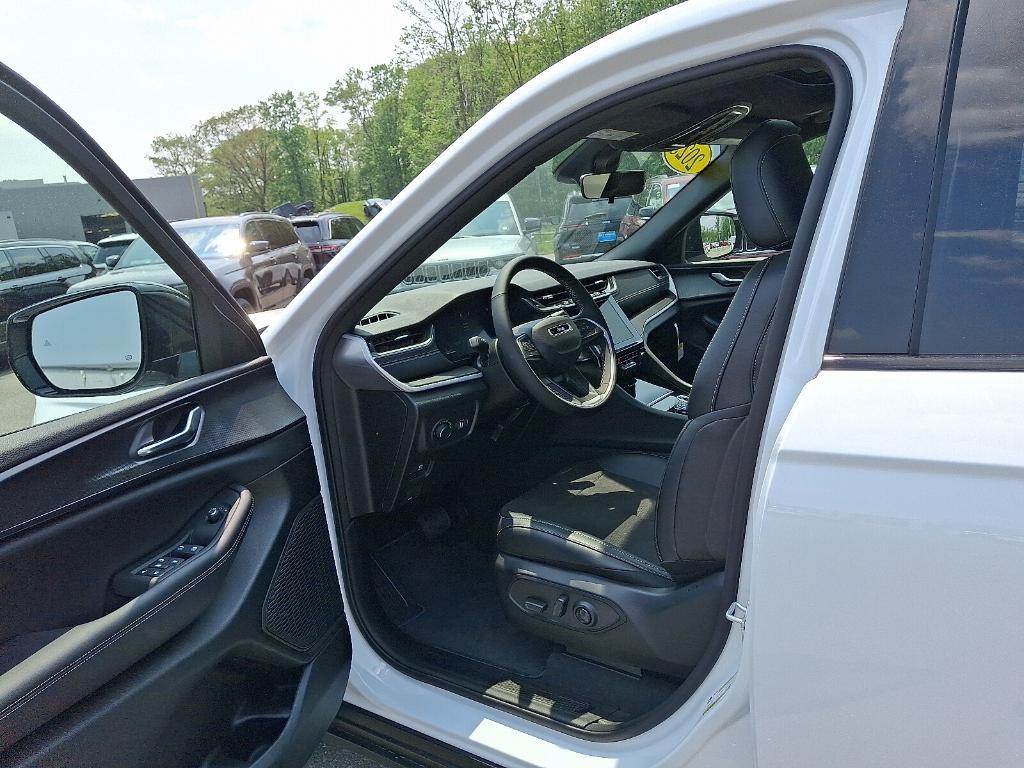 new 2025 Jeep Grand Cherokee L car, priced at $46,493