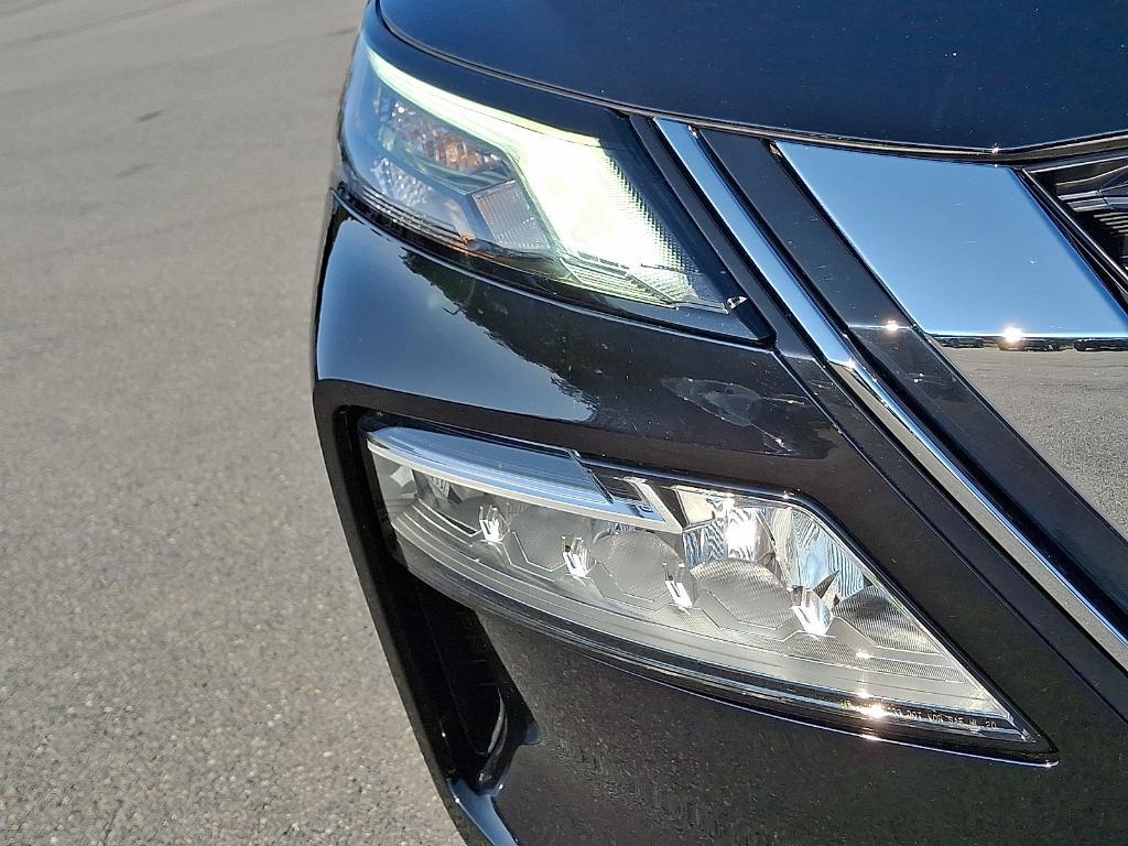 used 2021 Nissan Rogue car, priced at $21,998