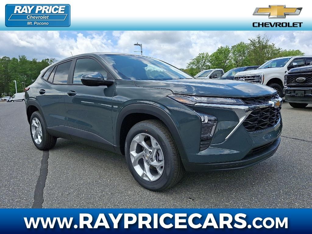 new 2025 Chevrolet Trax car, priced at $22,299