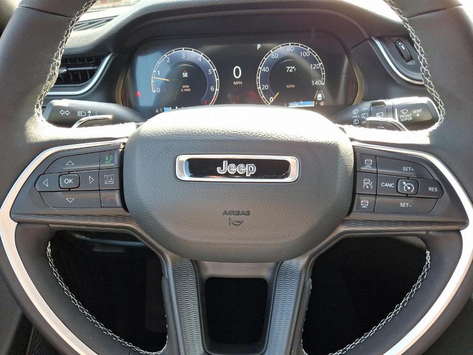 new 2024 Jeep Grand Cherokee car, priced at $42,330