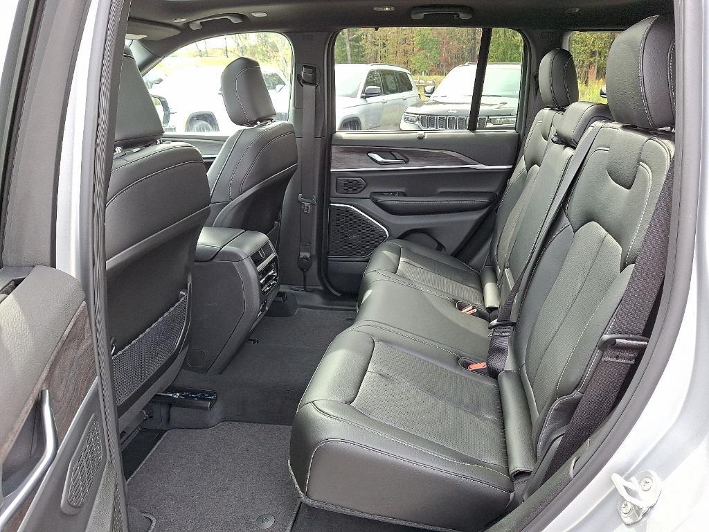 new 2025 Jeep Grand Cherokee car, priced at $53,373