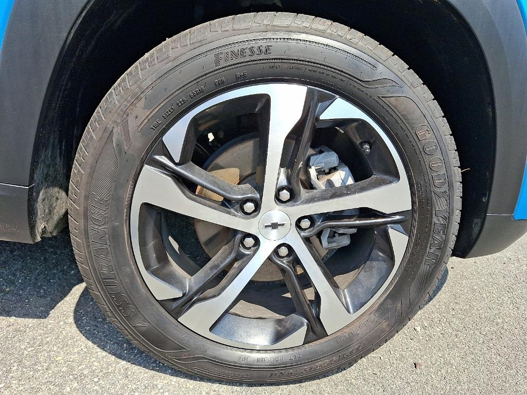 used 2025 Chevrolet Trax car, priced at $22,611