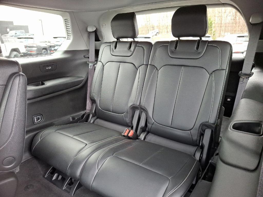 used 2022 Jeep Grand Cherokee L car, priced at $34,981