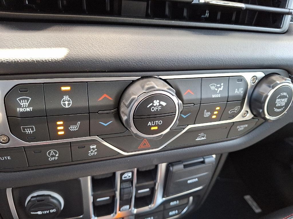 new 2025 Jeep Gladiator car, priced at $58,337