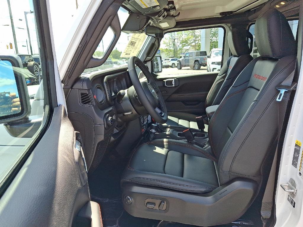 new 2025 Jeep Gladiator car, priced at $58,337