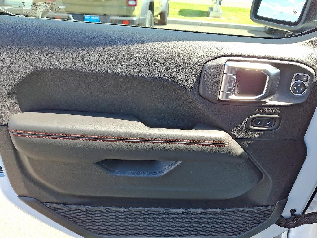 new 2025 Jeep Gladiator car, priced at $58,337