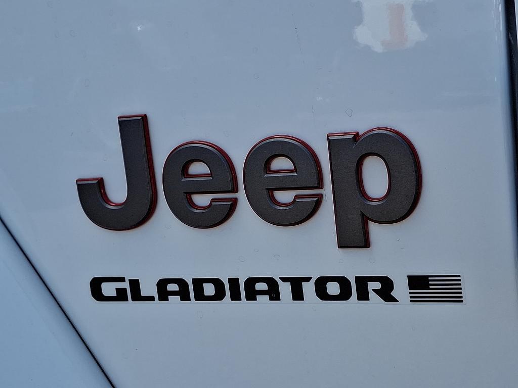 new 2025 Jeep Gladiator car, priced at $58,337