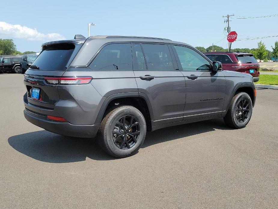 new 2024 Jeep Grand Cherokee car, priced at $45,640