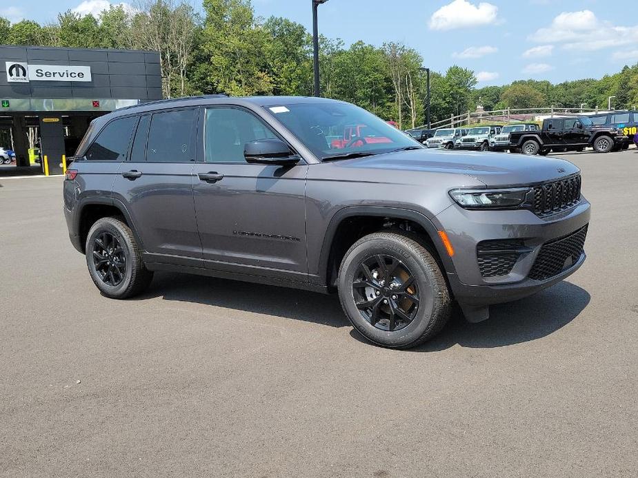 new 2024 Jeep Grand Cherokee car, priced at $45,640