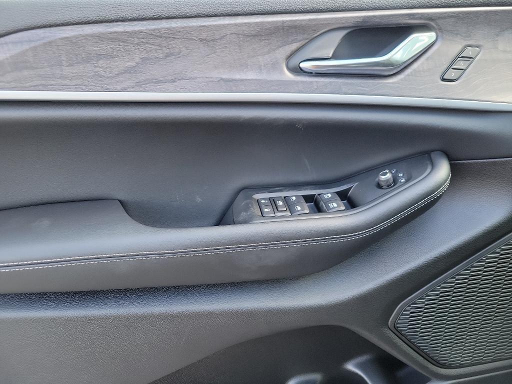 new 2024 Jeep Grand Cherokee L car, priced at $51,793