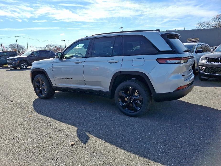 new 2024 Jeep Grand Cherokee car, priced at $53,670