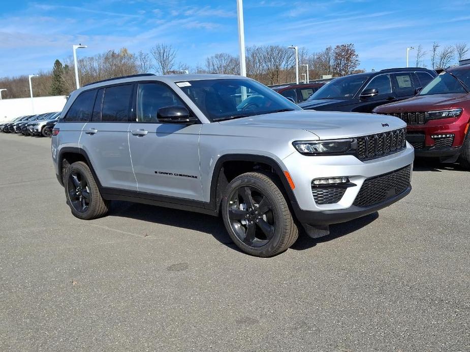 new 2024 Jeep Grand Cherokee car, priced at $53,670