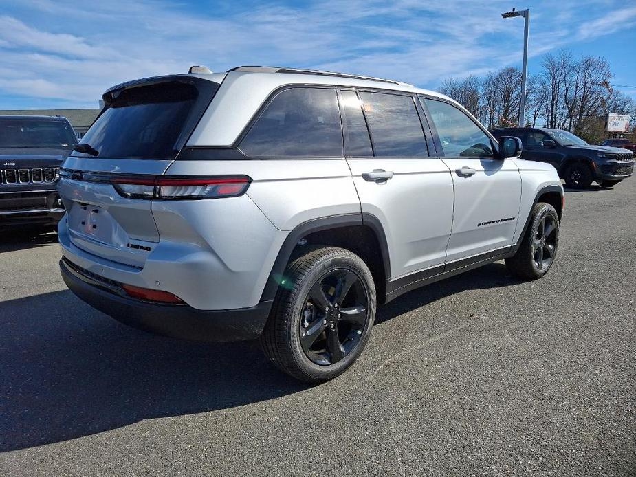 new 2024 Jeep Grand Cherokee car, priced at $53,670