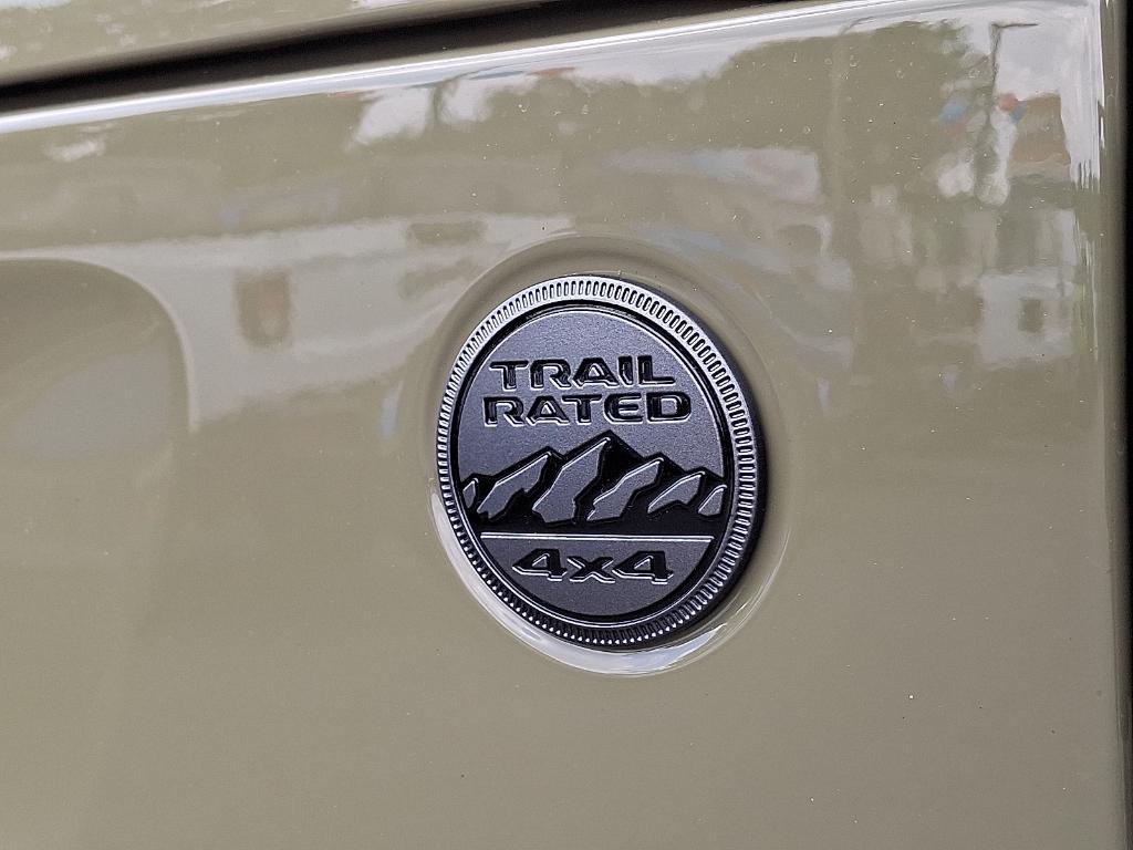 new 2025 Jeep Gladiator car, priced at $42,662