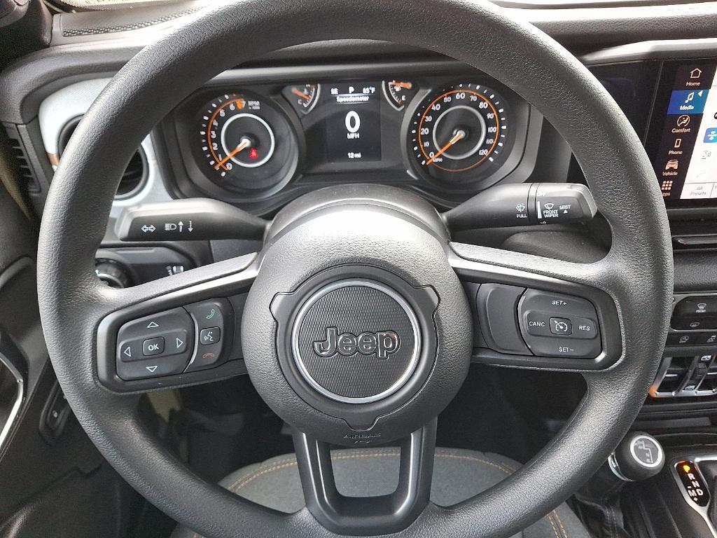 new 2025 Jeep Gladiator car, priced at $41,162