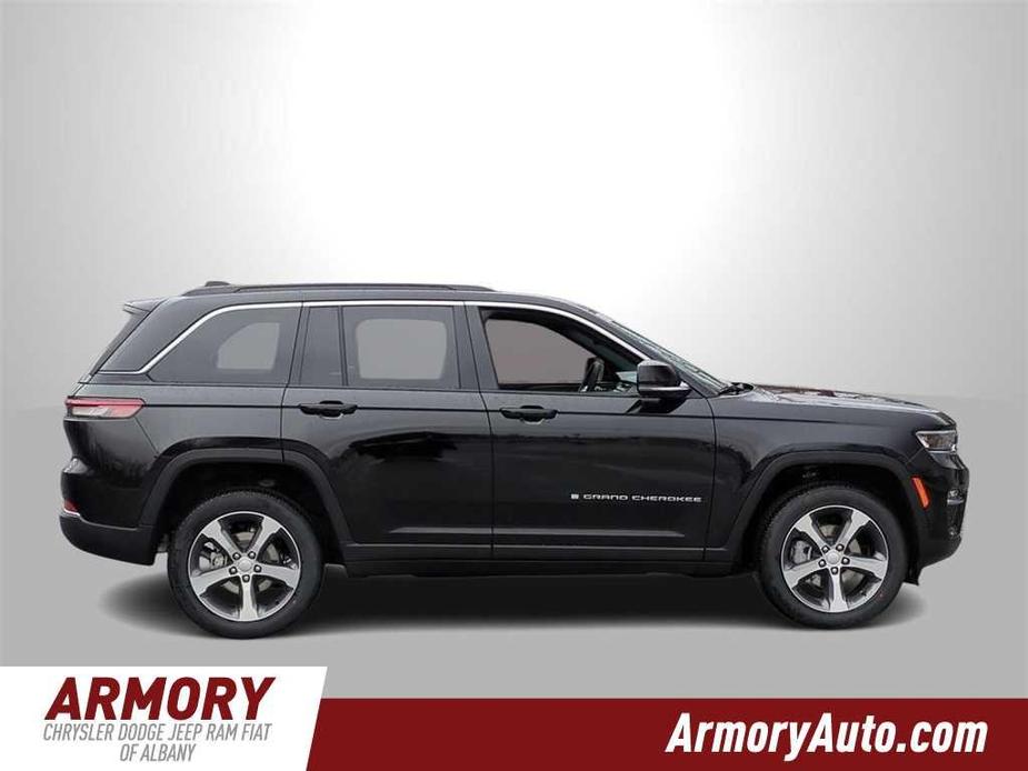 new 2024 Jeep Grand Cherokee car, priced at $54,877