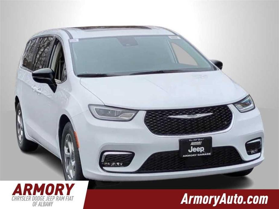 new 2024 Chrysler Pacifica car, priced at $46,679