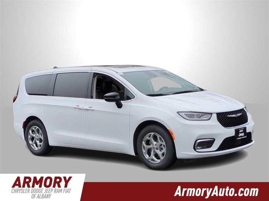 new 2024 Chrysler Pacifica car, priced at $46,679