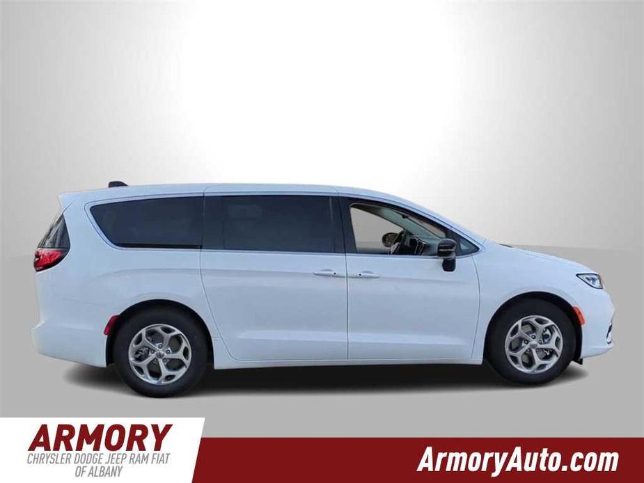 new 2024 Chrysler Pacifica car, priced at $46,679